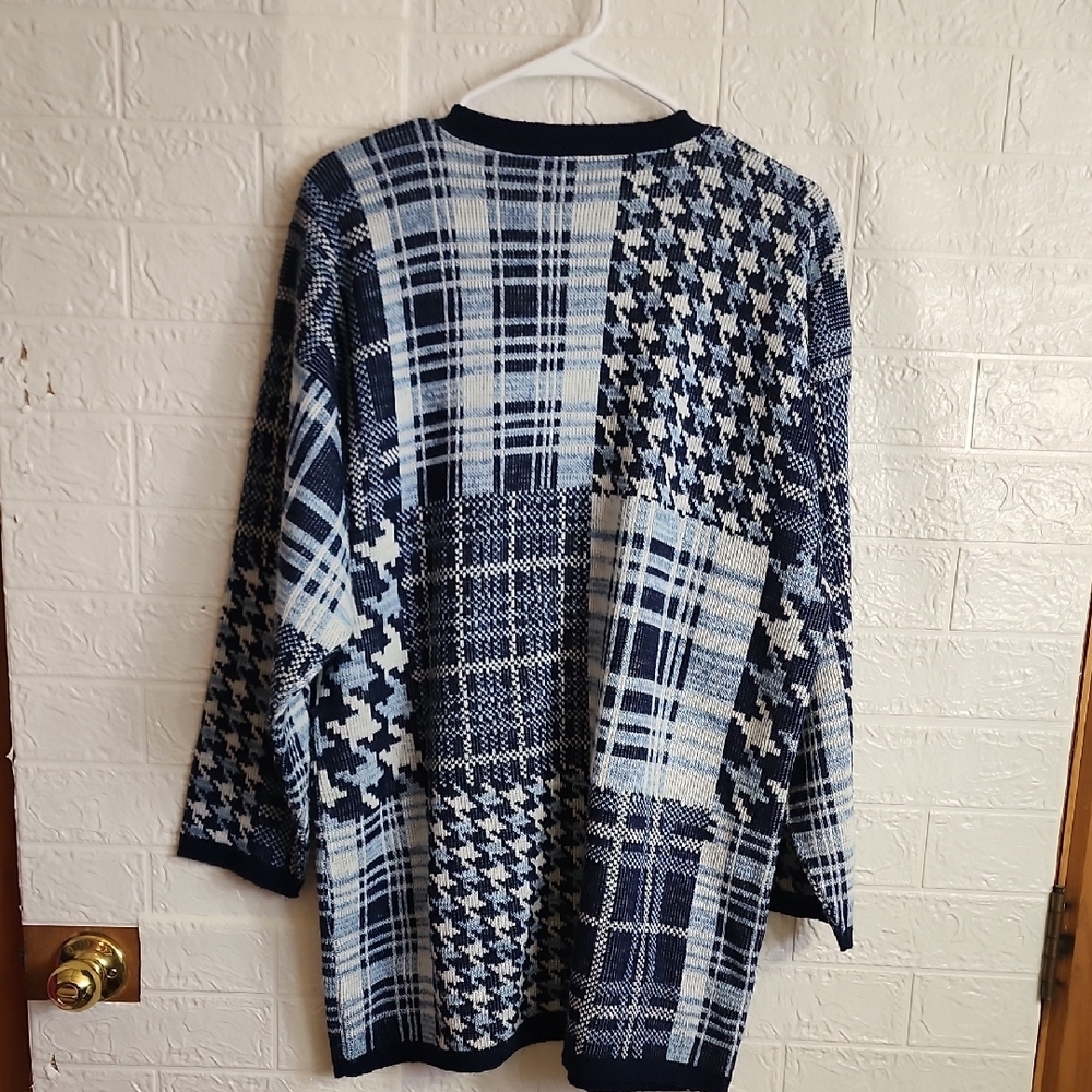 Victoria Jones Woman Patchwork Navy and White Sweater - Picture 3 of 7